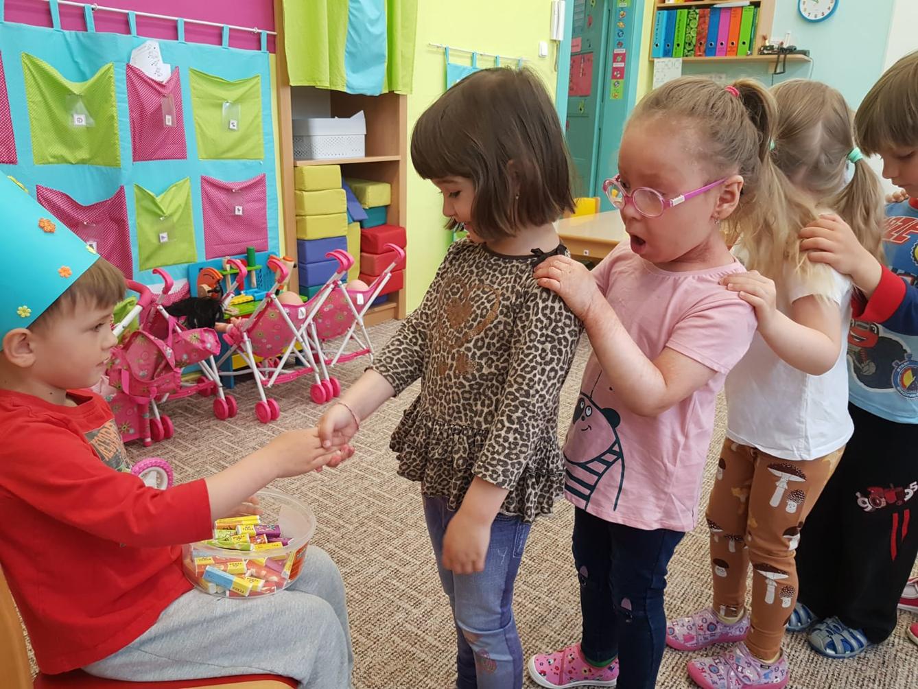 Broučci slaví: Martínek měl narozeniny - 9