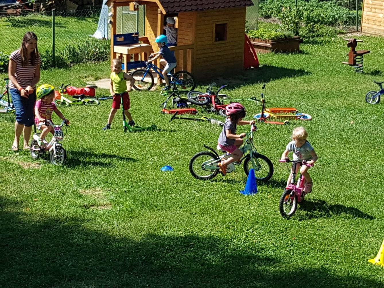 Broučci-autíčková školka, broučci+sovičky-kolojízda - 3