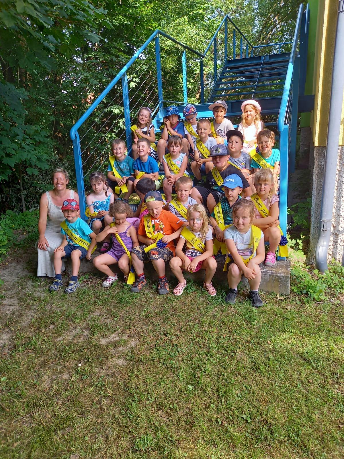 Pasování předškoláčků na prvňáčky a dopolední hry v ZŠ :-) - 4