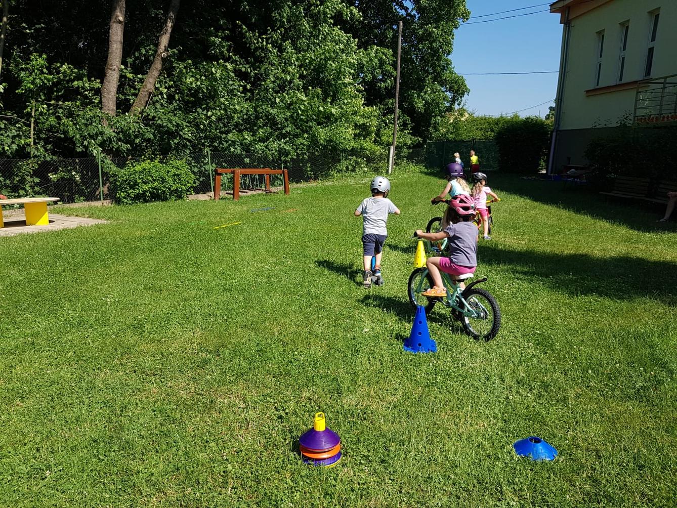 Broučci-autíčková školka, broučci+sovičky-kolojízda - 11