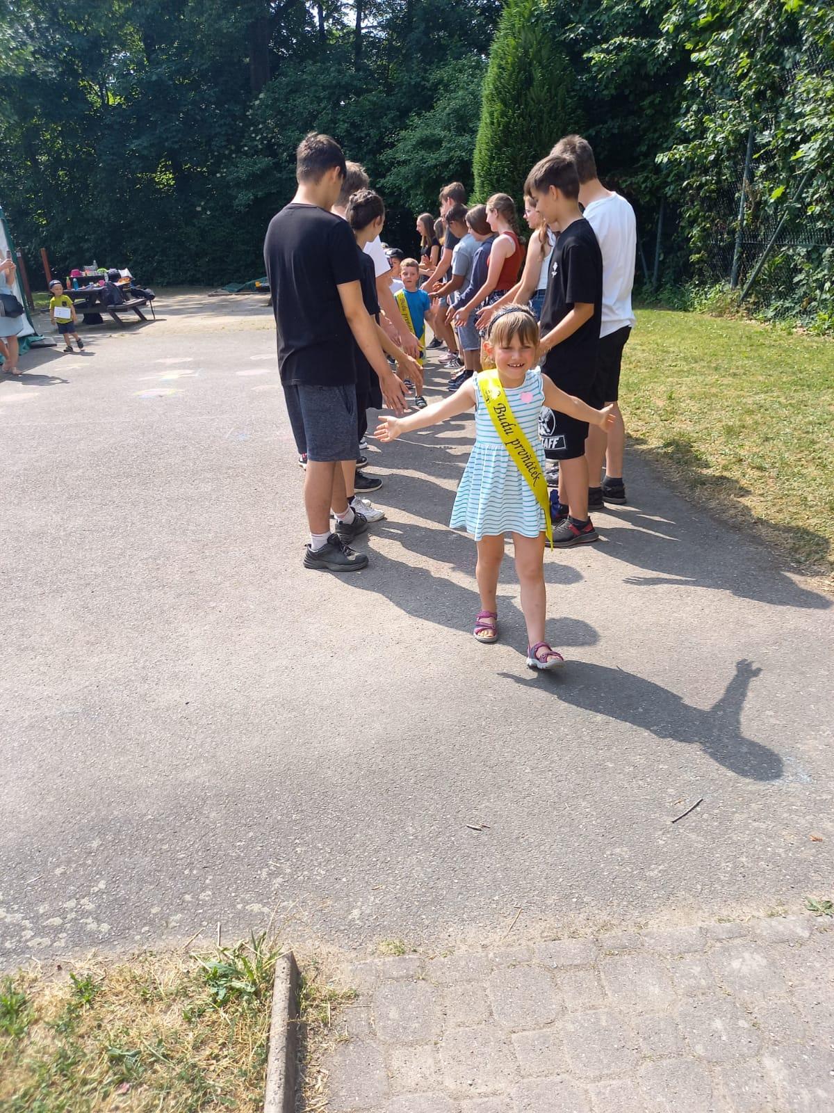 Pasování předškoláčků na prvňáčky a dopolední hry v ZŠ :-) - 12