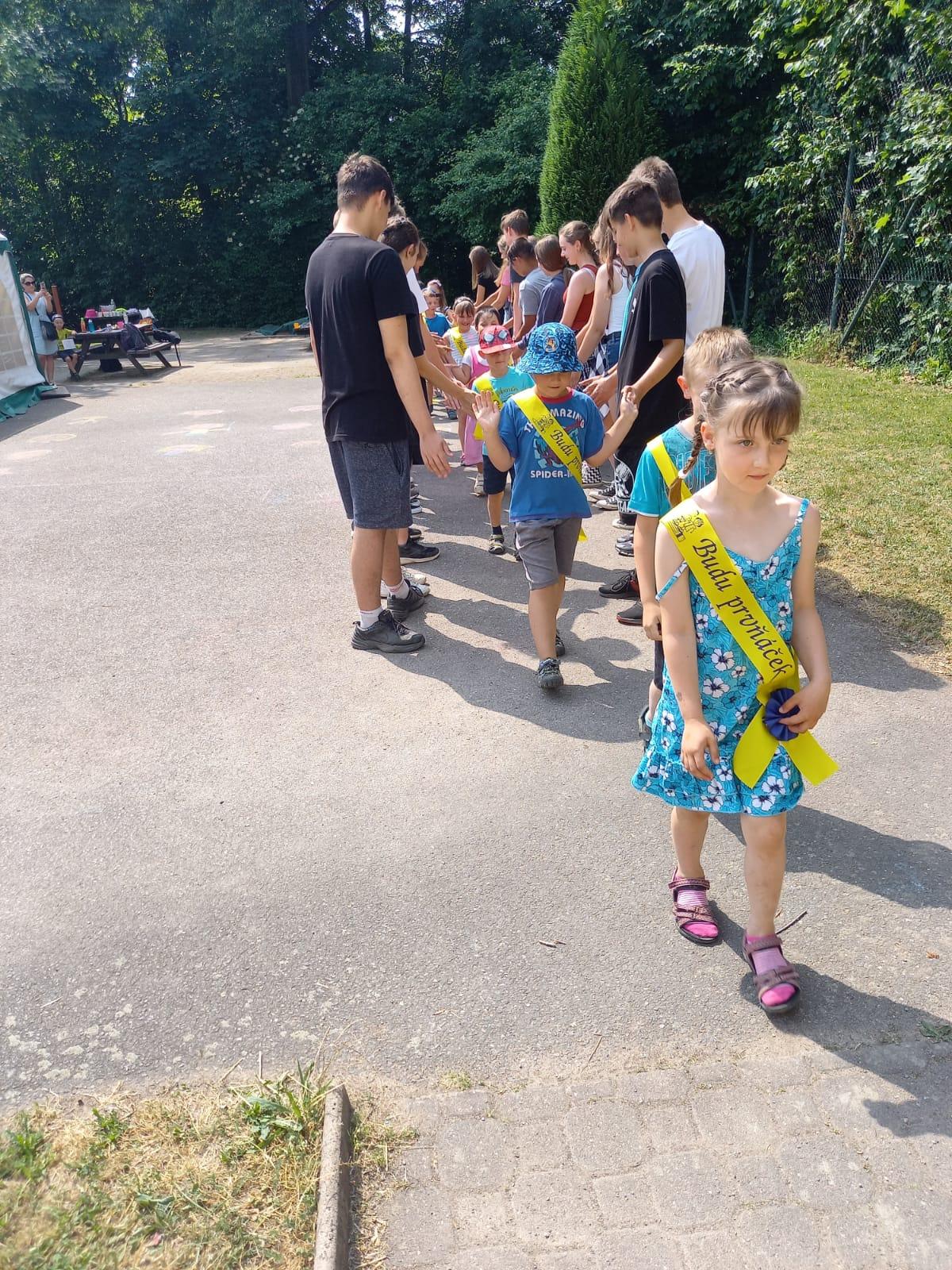 Pasování předškoláčků na prvňáčky a dopolední hry v ZŠ :-) - 18