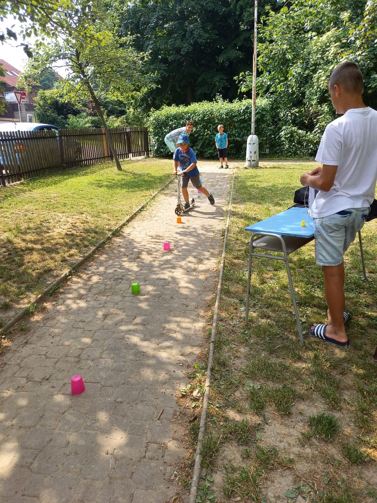 Pasování předškoláčků na prvňáčky a dopolední hry v ZŠ :-) - 21