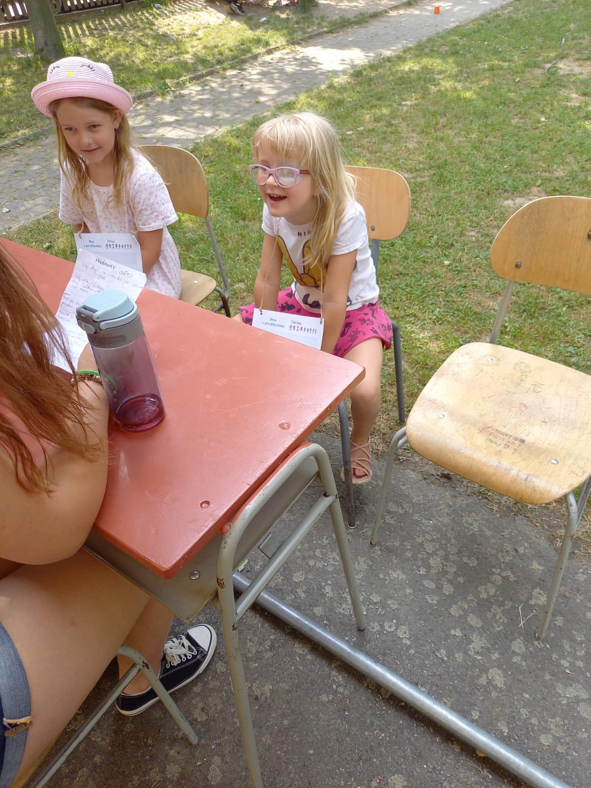 Pasování předškoláčků na prvňáčky a dopolední hry v ZŠ :-) - 28