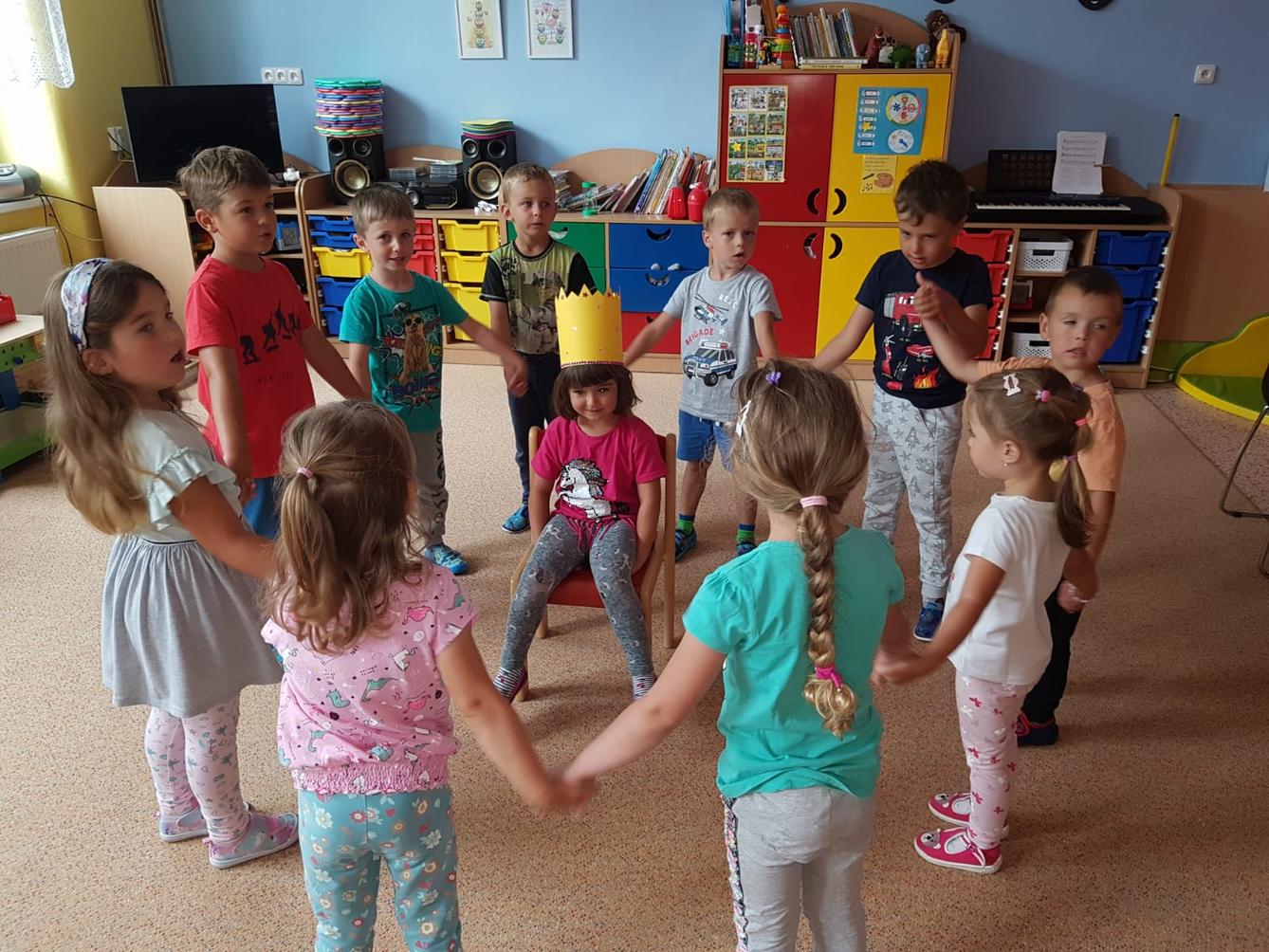 Slavíme: Julinka B. měla narozeniny :-) - 3