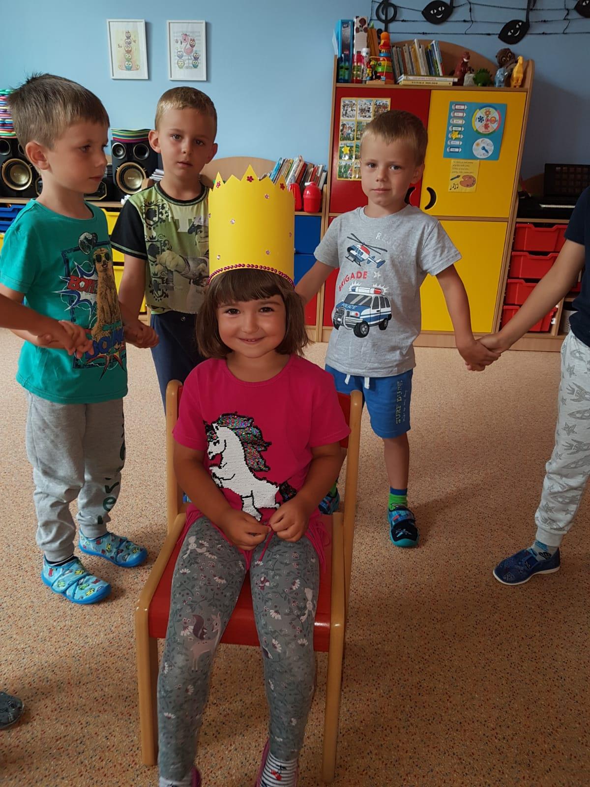 Slavíme: Julinka B. měla narozeniny :-) - 5