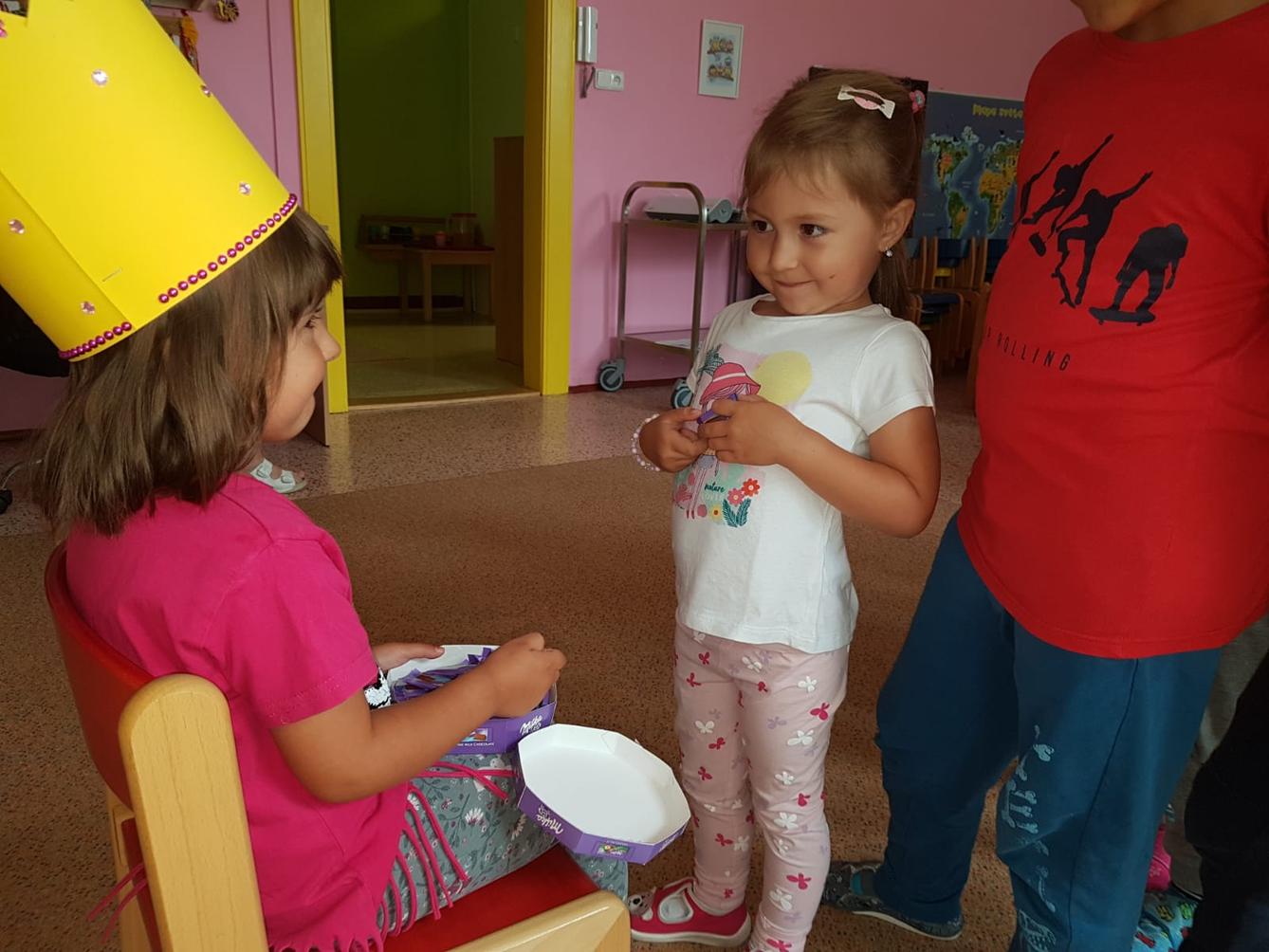 Slavíme: Julinka B. měla narozeniny :-) - 6