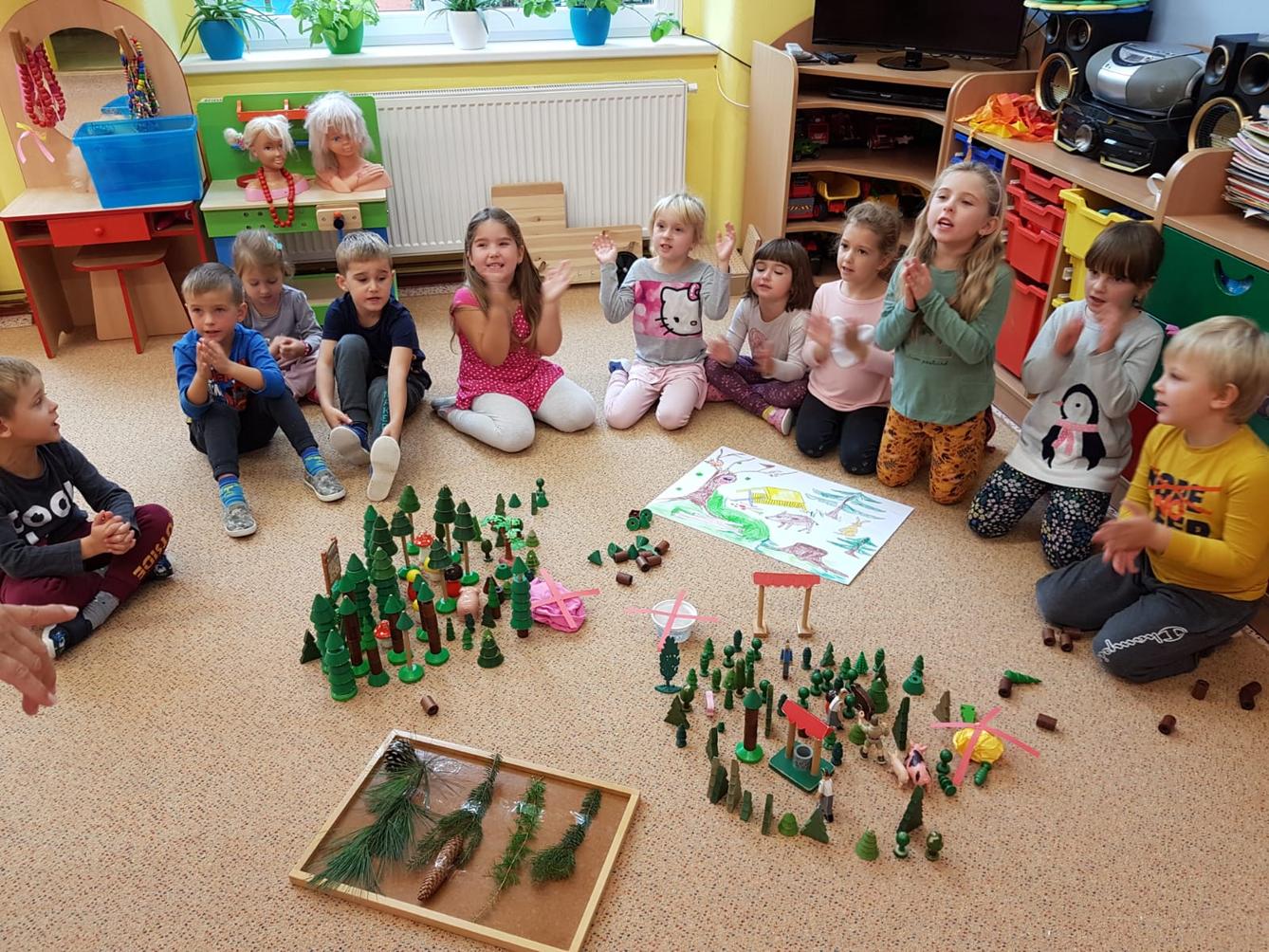 "Barevný svět kolem nás" - podzimní dny v MŠ :-) - 1