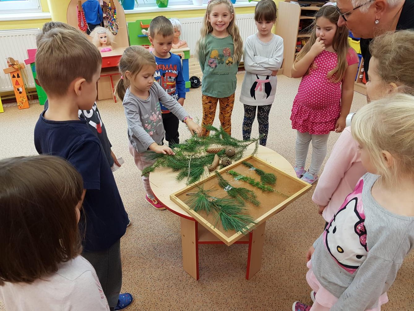 "Barevný svět kolem nás" - podzimní dny v MŠ :-) - 13