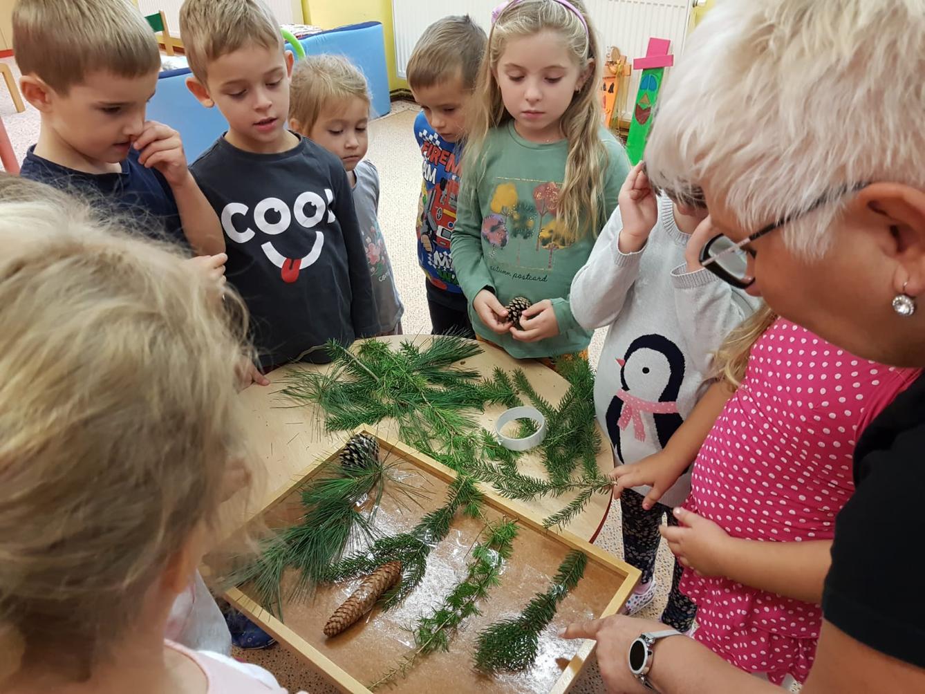 "Barevný svět kolem nás" - podzimní dny v MŠ :-) - 14