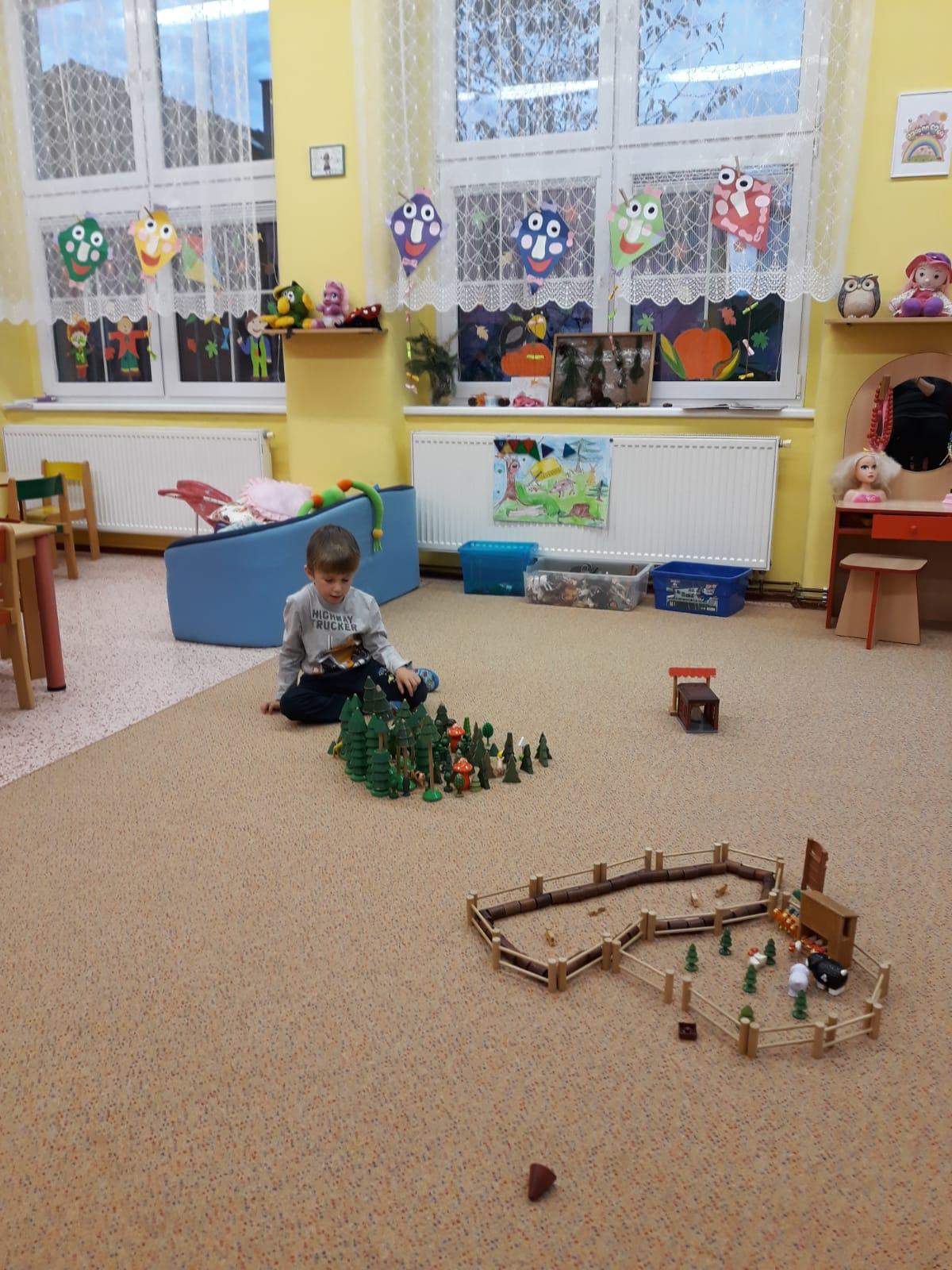 "Barevný svět kolem nás II." - podzimní dny v MŠ :-) - 18