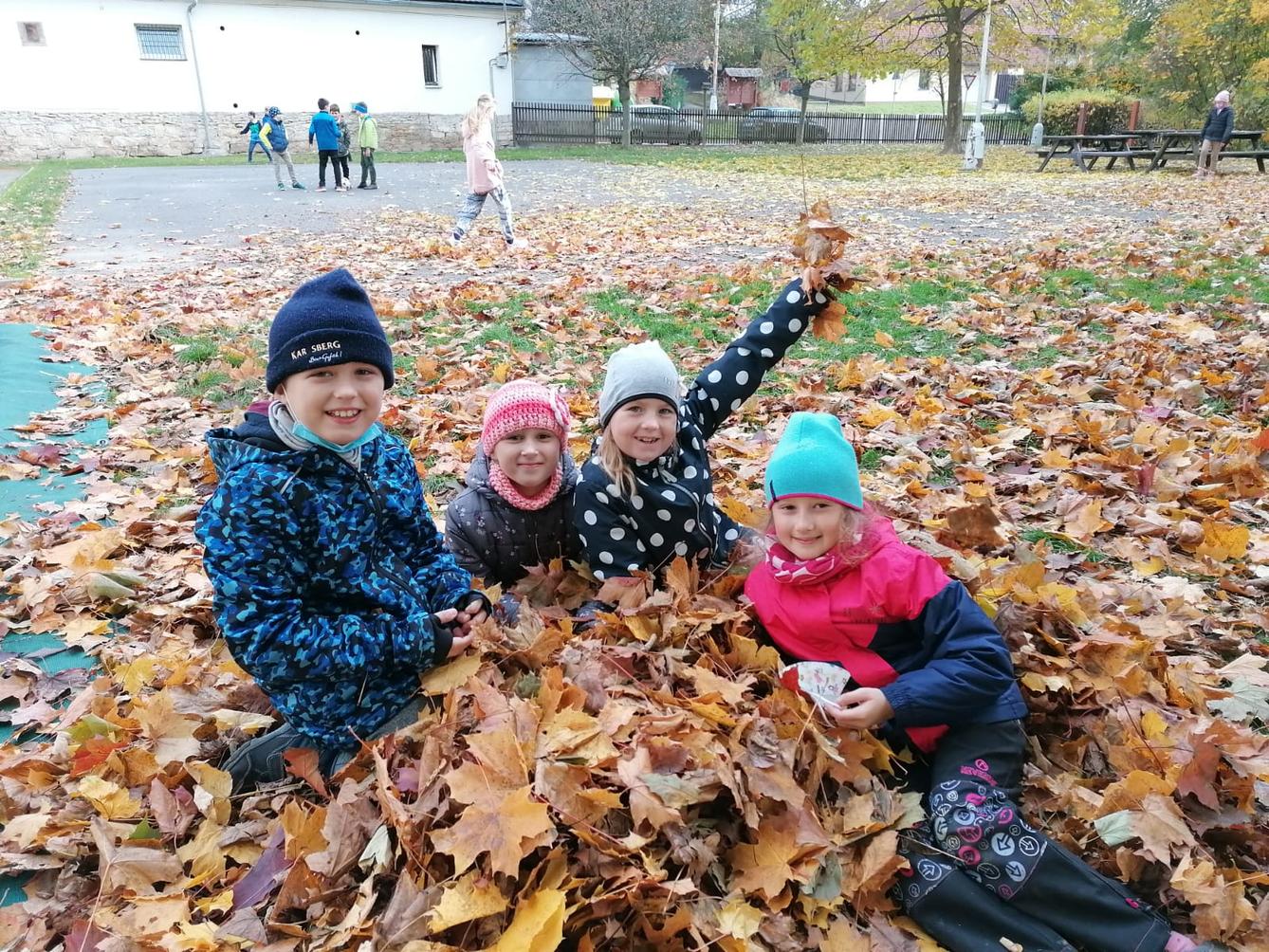 Netradiční hodiny TV - 1