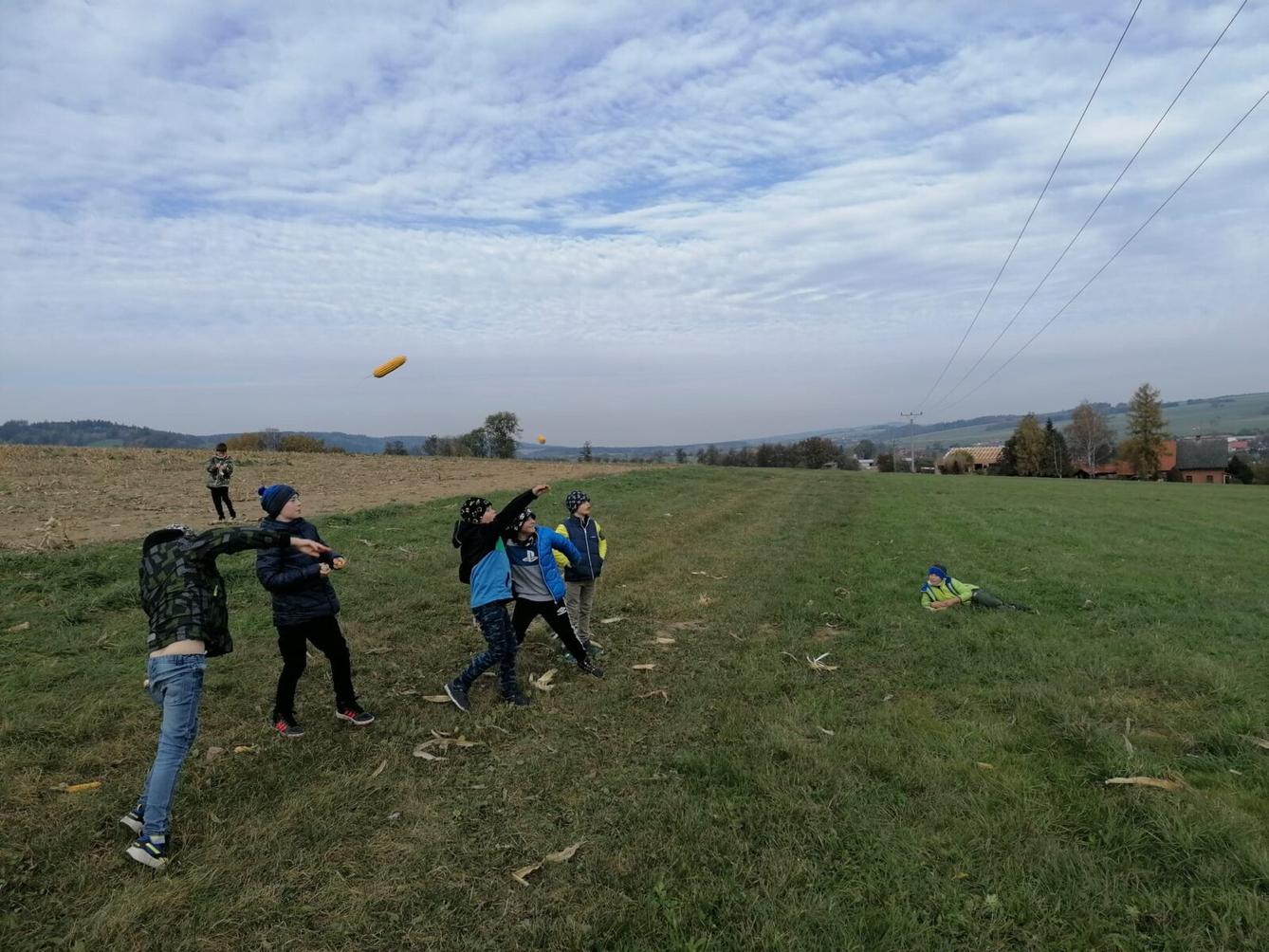 Netradiční hodiny TV - 9