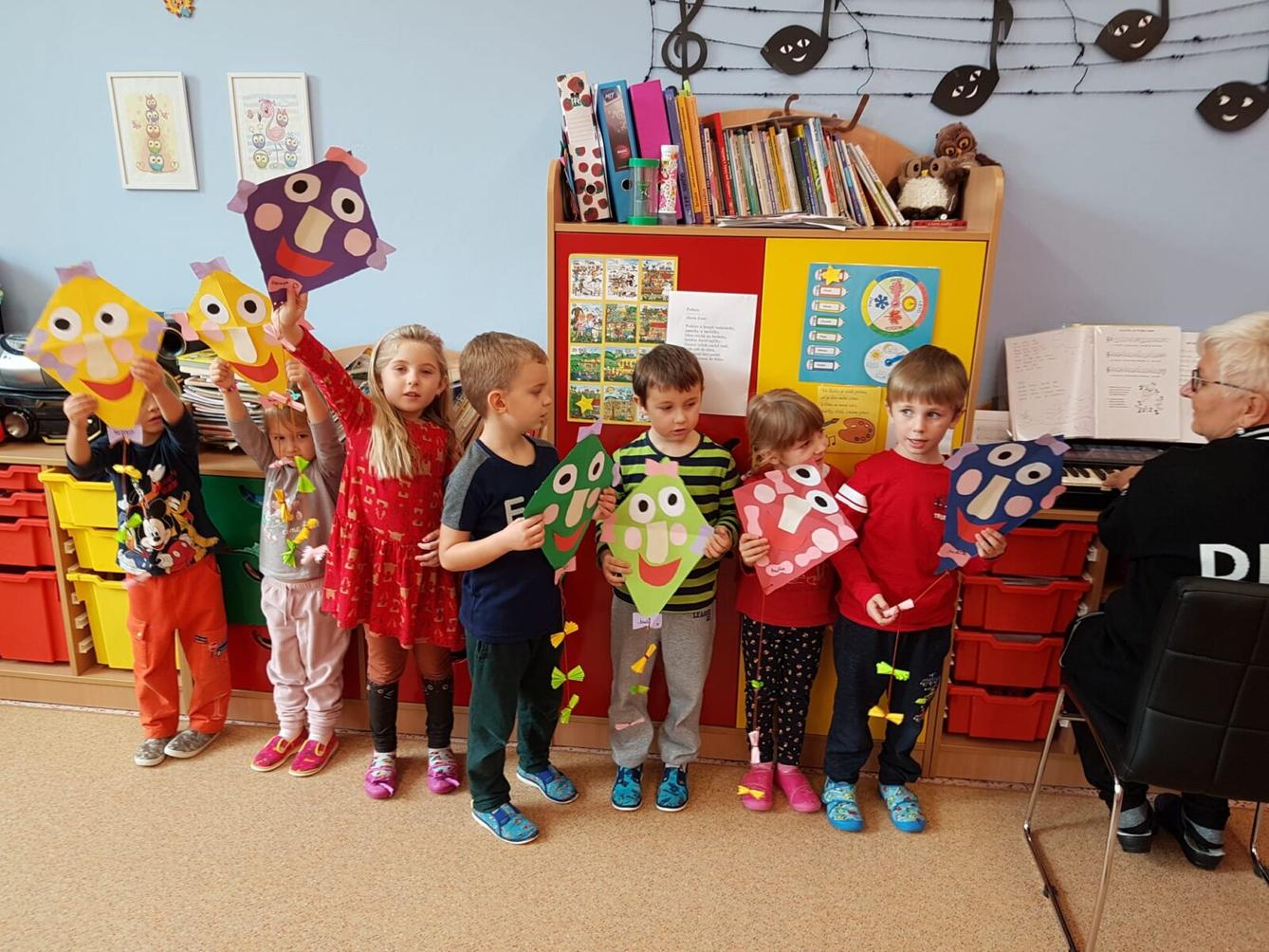 "Barevný svět kolem nás III." - podzim ve školce i na zahradě :-) - 12