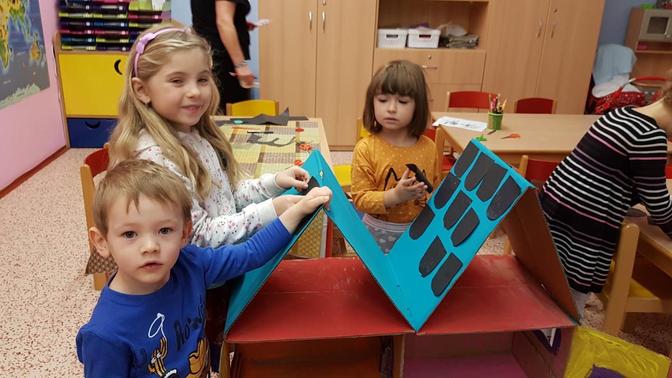 Broučci: vyrábíme domeček pro panenky :) - 3