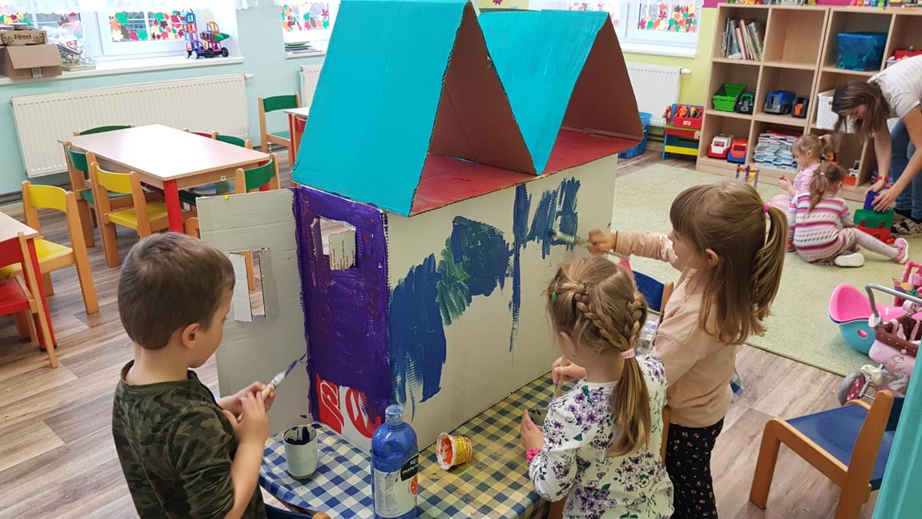 Broučci: vyrábíme domeček pro panenky :) - 4