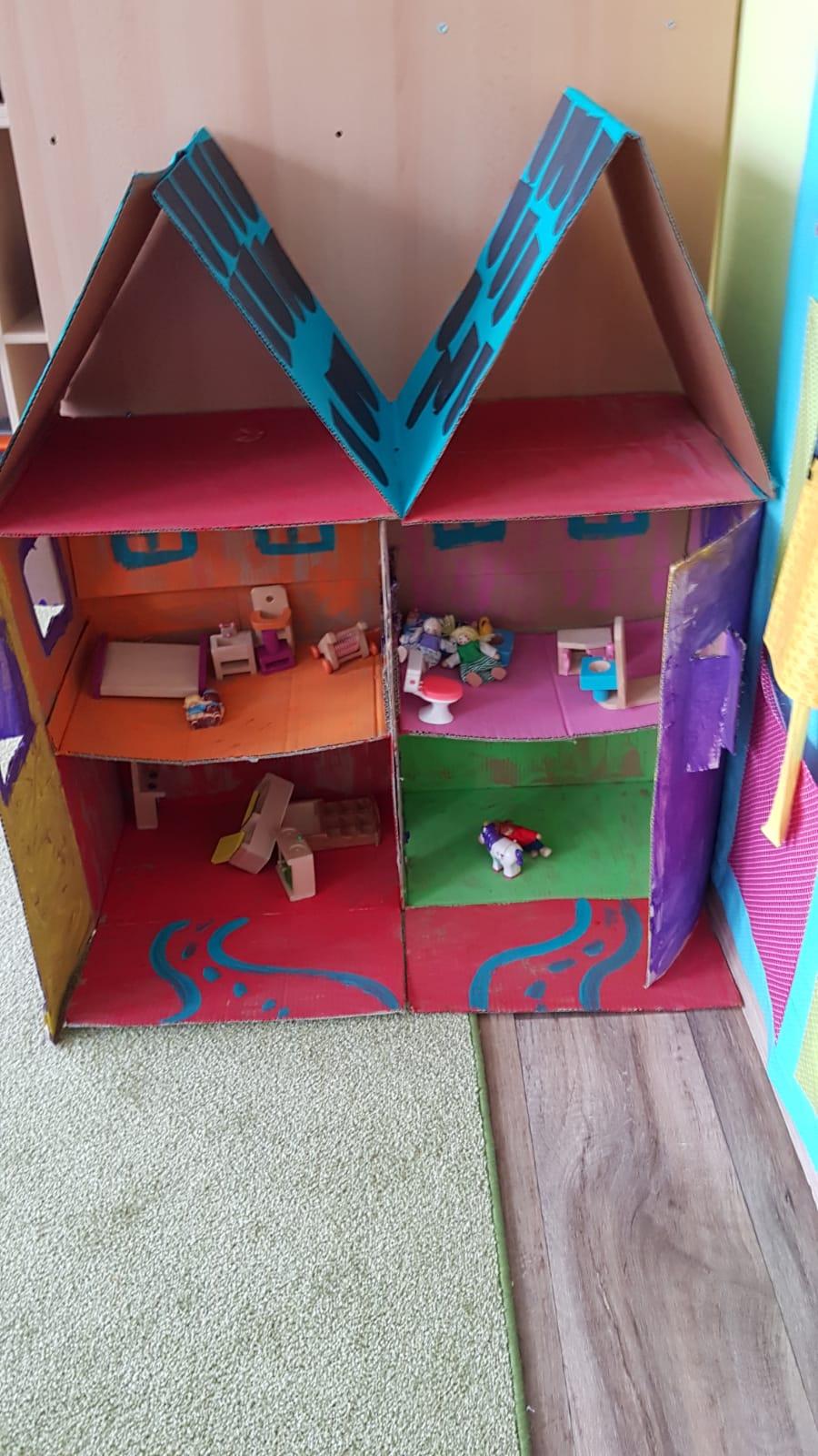 Broučci: vyrábíme domeček pro panenky :) - 8