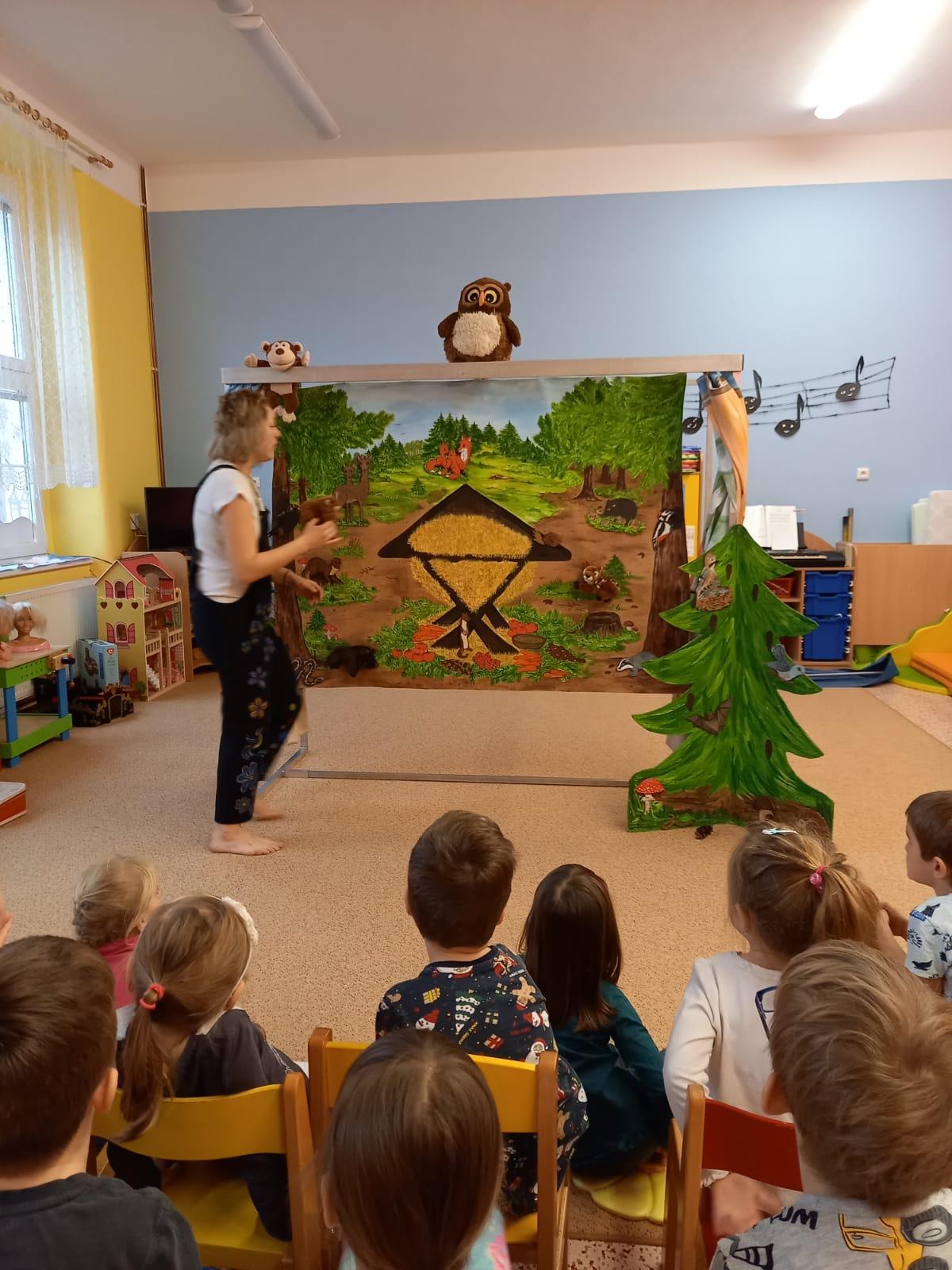 Divadlo v mš - "s Bohoušem po lese" - 1