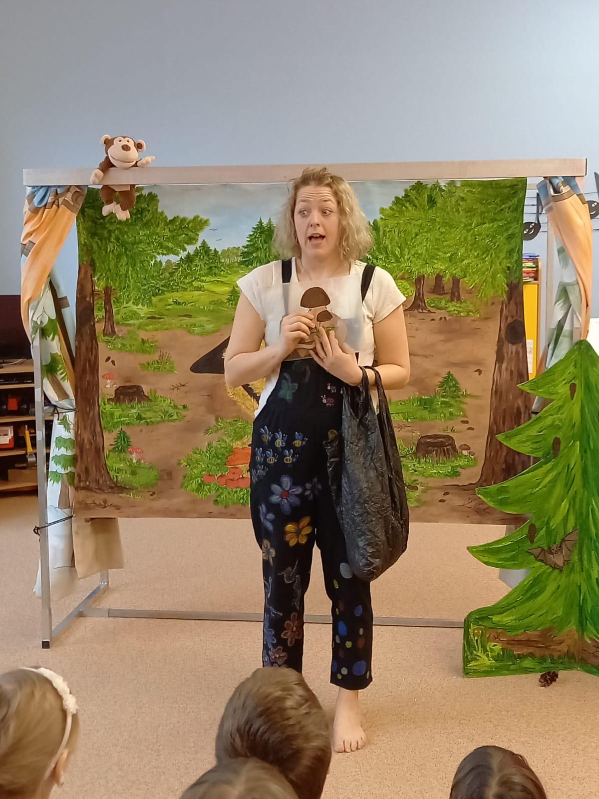 Divadlo v mš - "s Bohoušem po lese" - 2