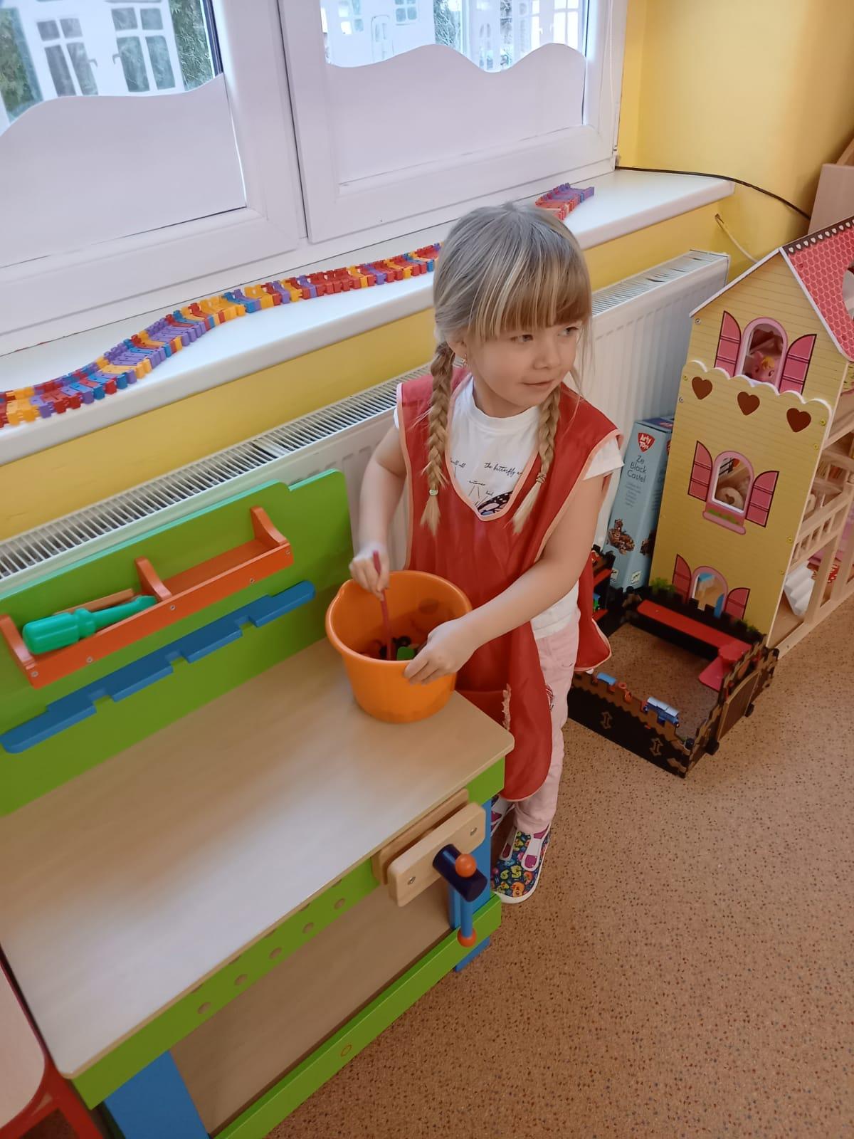 Dramatizace pohádky: "ČERVENÁ KARKULKA" :-) - 3