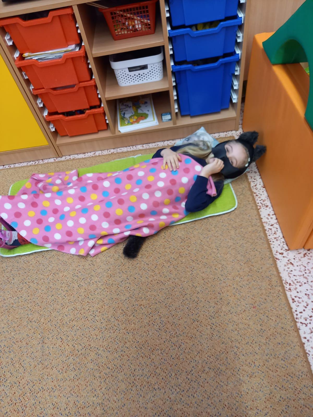 Dramatizace pohádky: "ČERVENÁ KARKULKA" :-) - 4