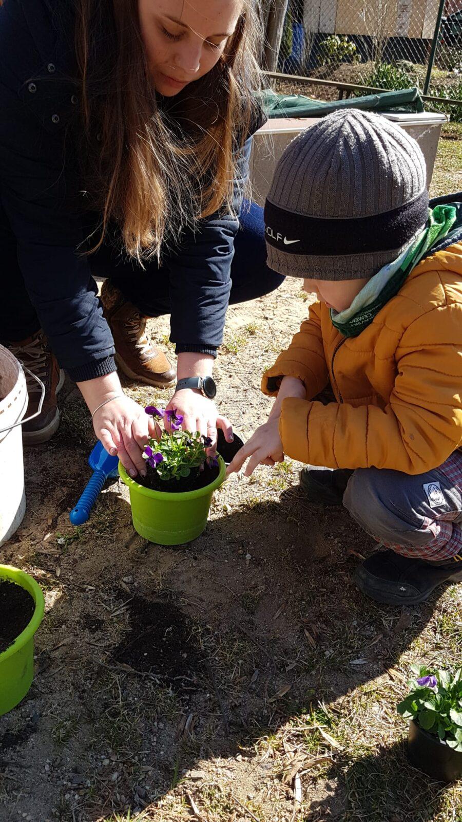 "Sázíme kytičky" :-) - 7