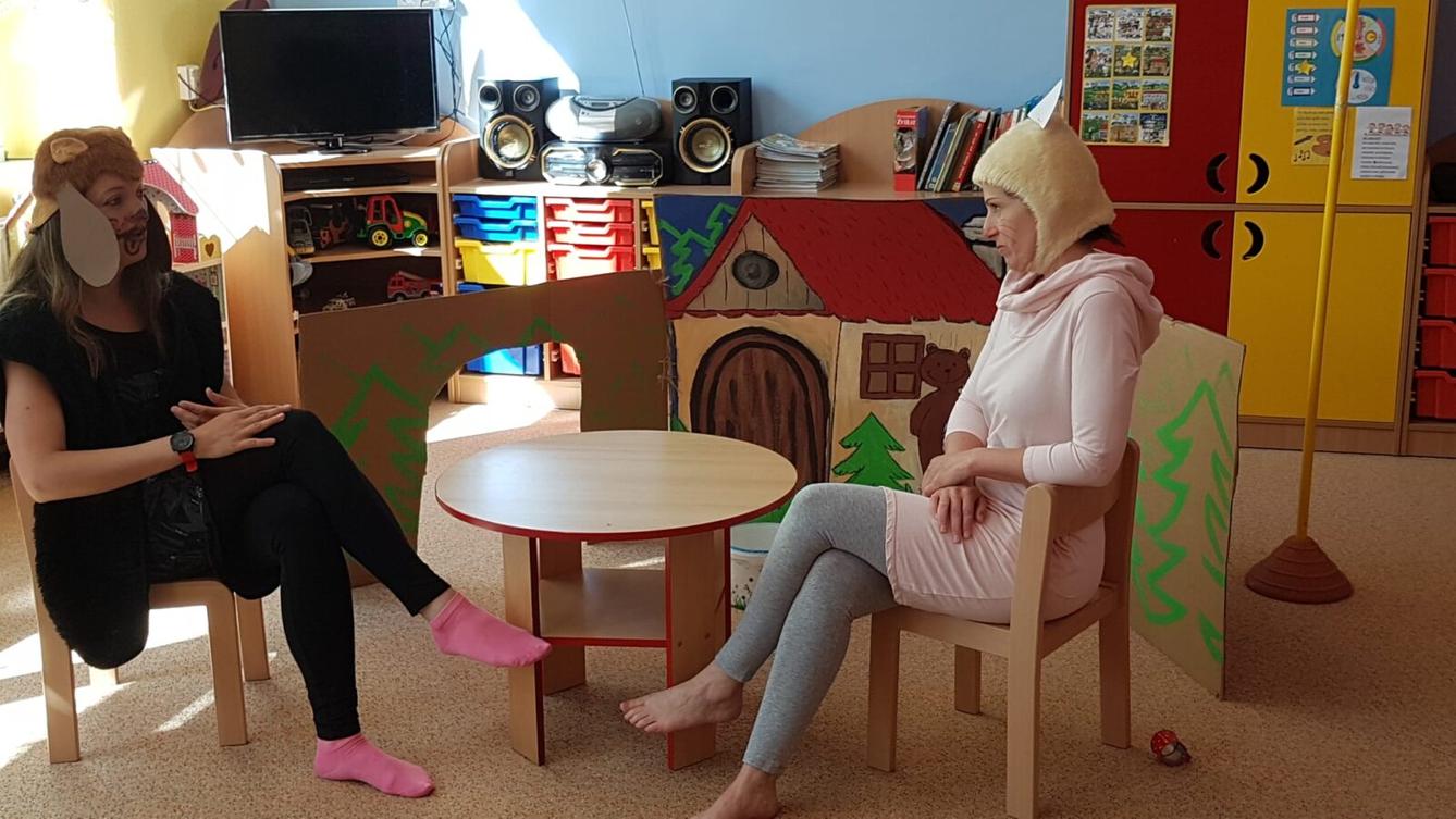 divadélko-Jak pejsek a kočička myli podlahu - 13