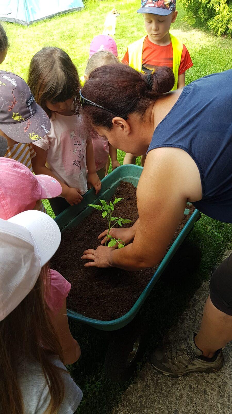 Tvořeníčko, tvoření: "Čím budu až vyrostu?"; zahradníci :-) - 2