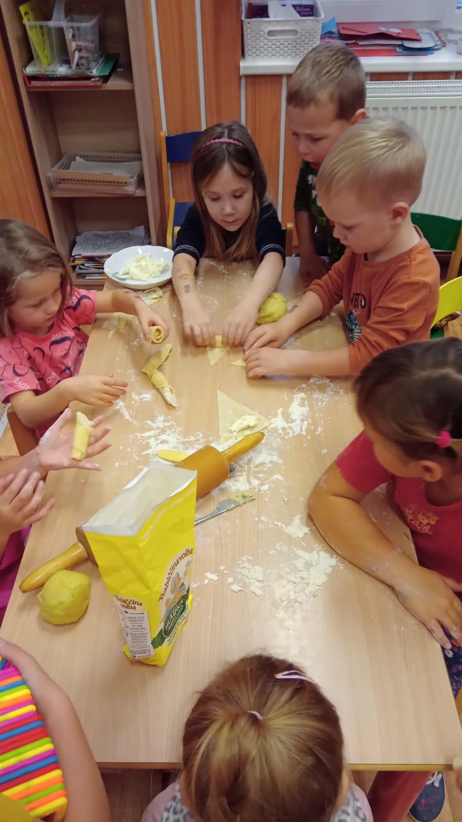 PEČEME SVATOMARTINSKÉ ROHLÍČKY - 7