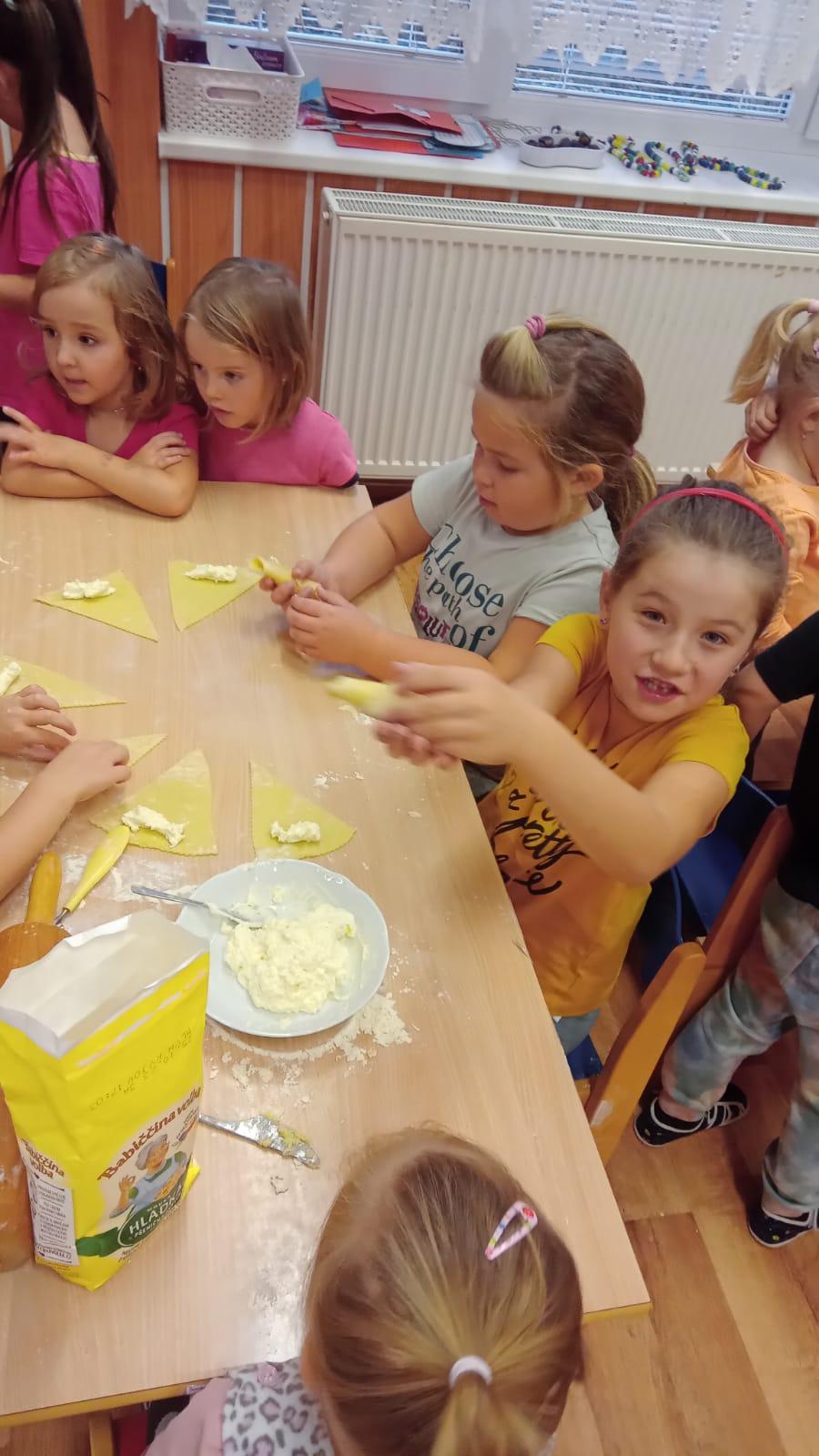 PEČEME SVATOMARTINSKÉ ROHLÍČKY - 8