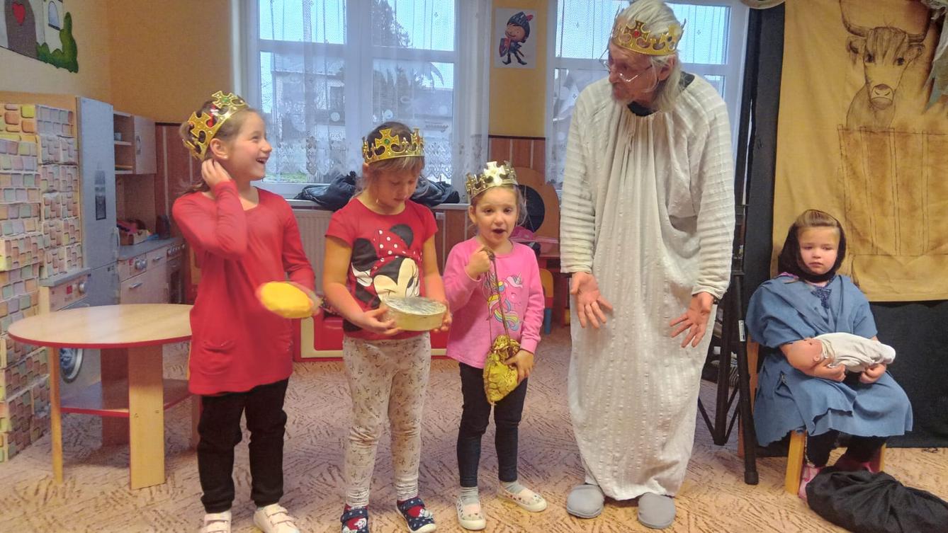 Divadlo "Slyšte, slyšte aneb co se stalo v Betlémě" - 14