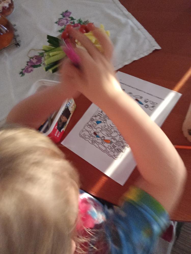 Distanční výuka v MŠ Kamarád (Ten dělá to a ten zas tohle:-)) - 28