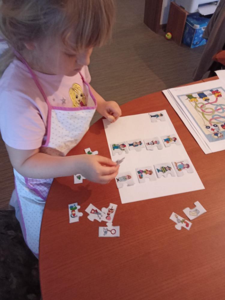 Distanční výuka v MŠ Kamarád (Ten dělá to a ten zas tohle:-)) - 30