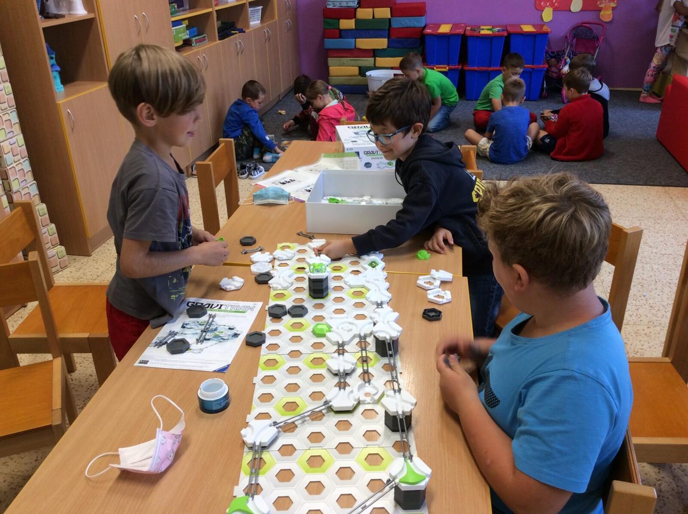 Vítáme naše prvňáčky a všechny děti ve družince*** - 1