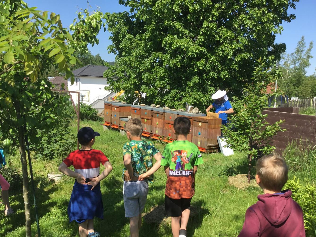 Dětský den a projektový "Den se včelami" ve třetí třídě - 30