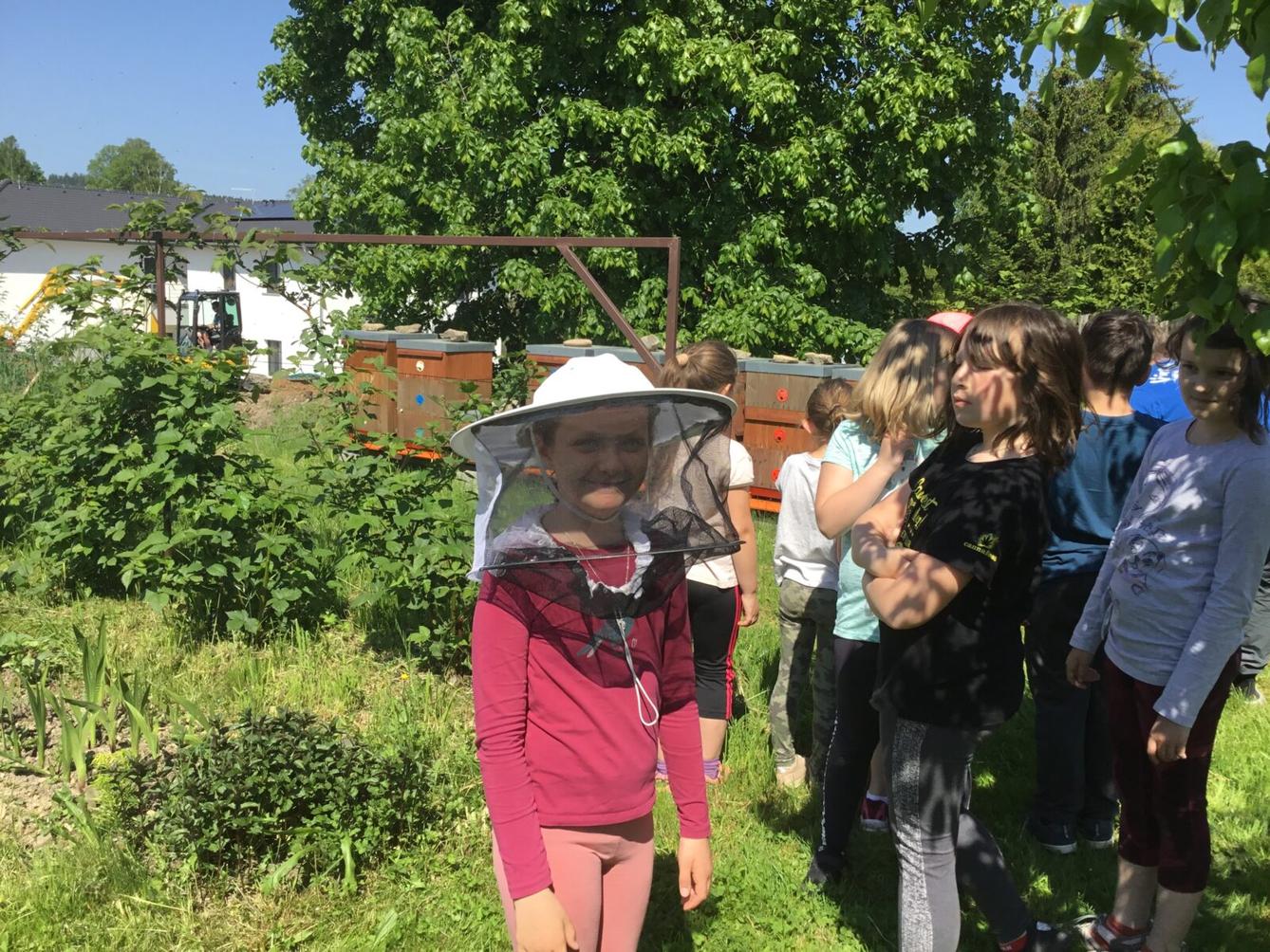 Dětský den a projektový "Den se včelami" ve třetí třídě - 33