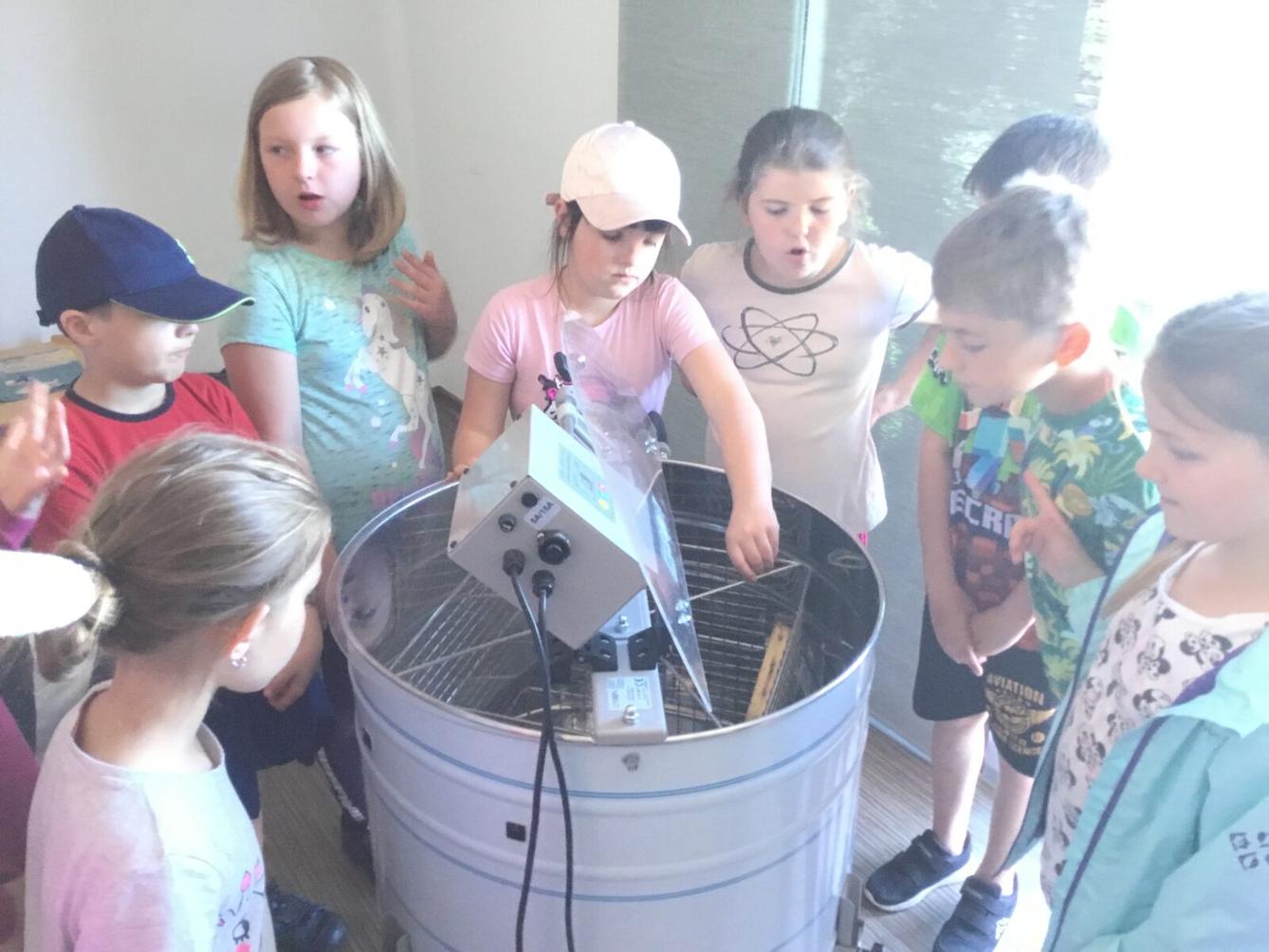 Dětský den a projektový "Den se včelami" ve třetí třídě - 43