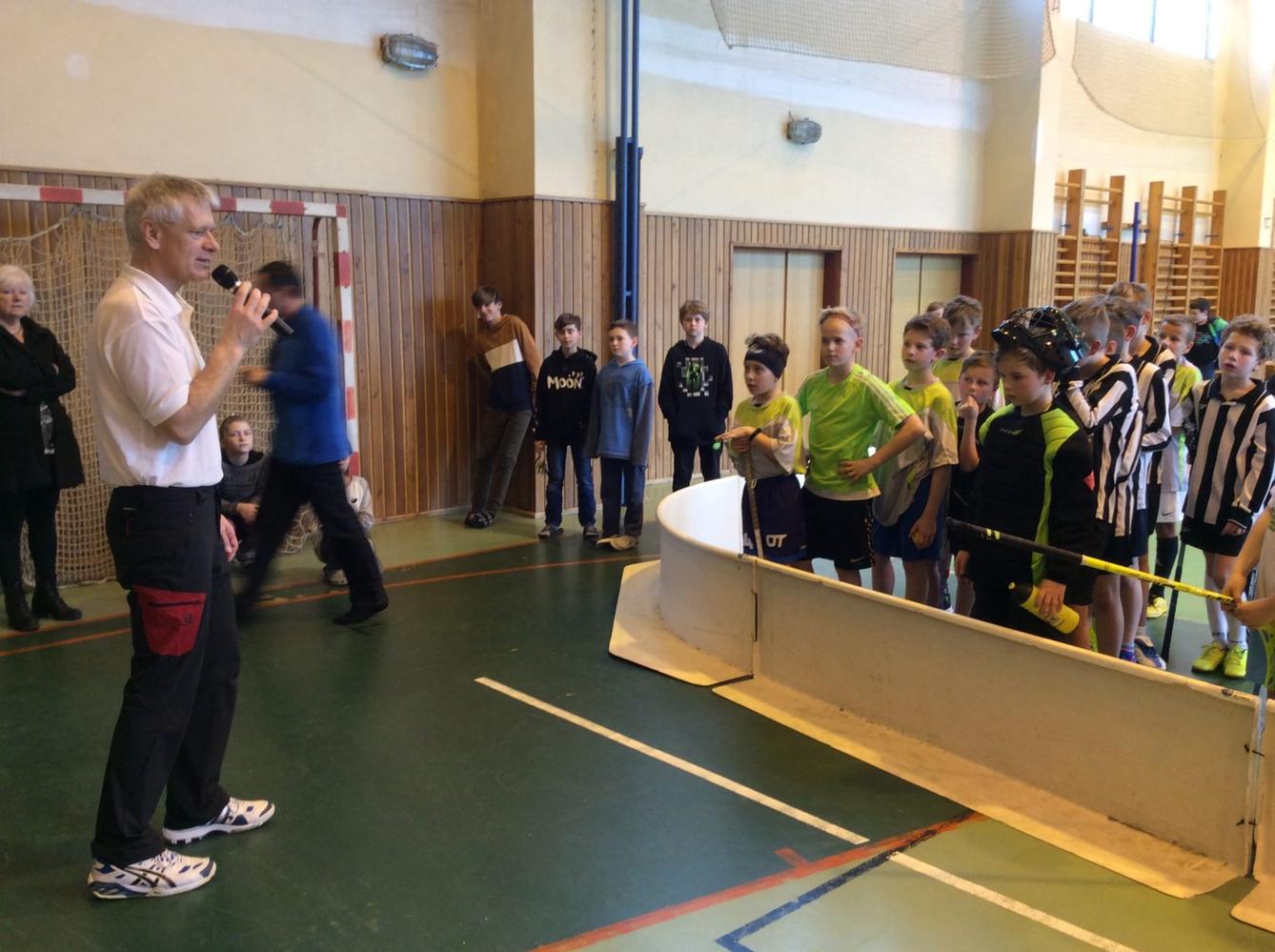 Vítězství a postup nejmladších florbalistů - 3