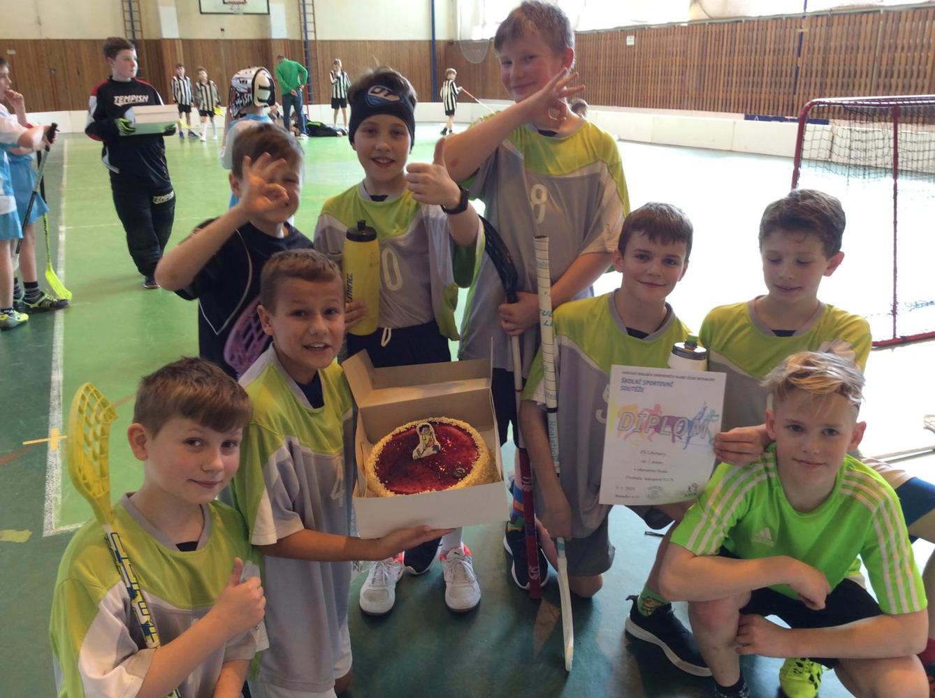 Vítězství a postup nejmladších florbalistů - 7
