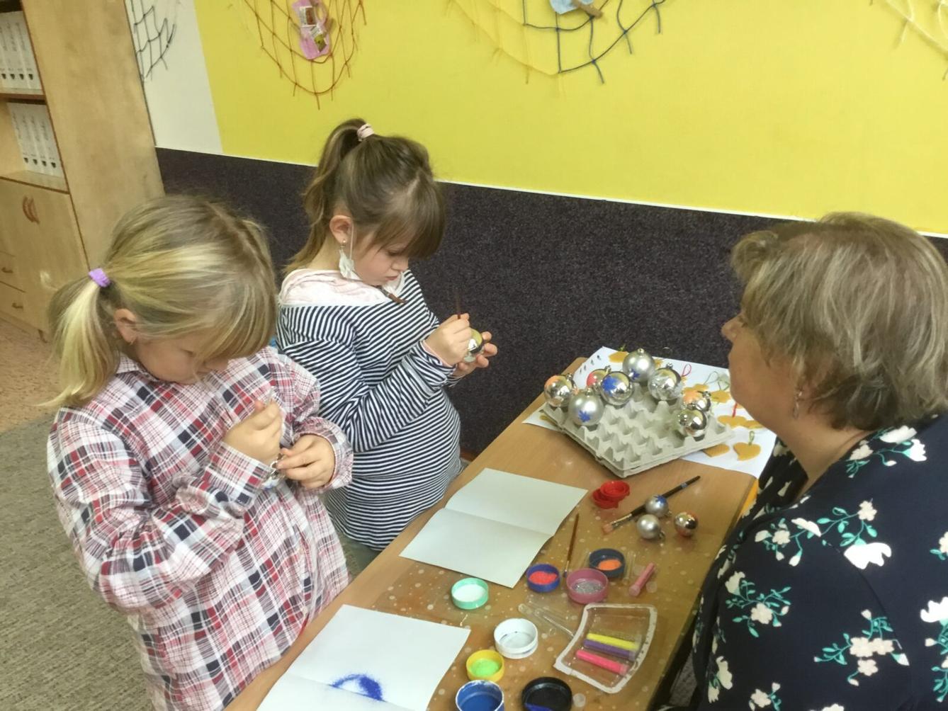 Tvoření na vánoční jarmark v 1. třídě - 11