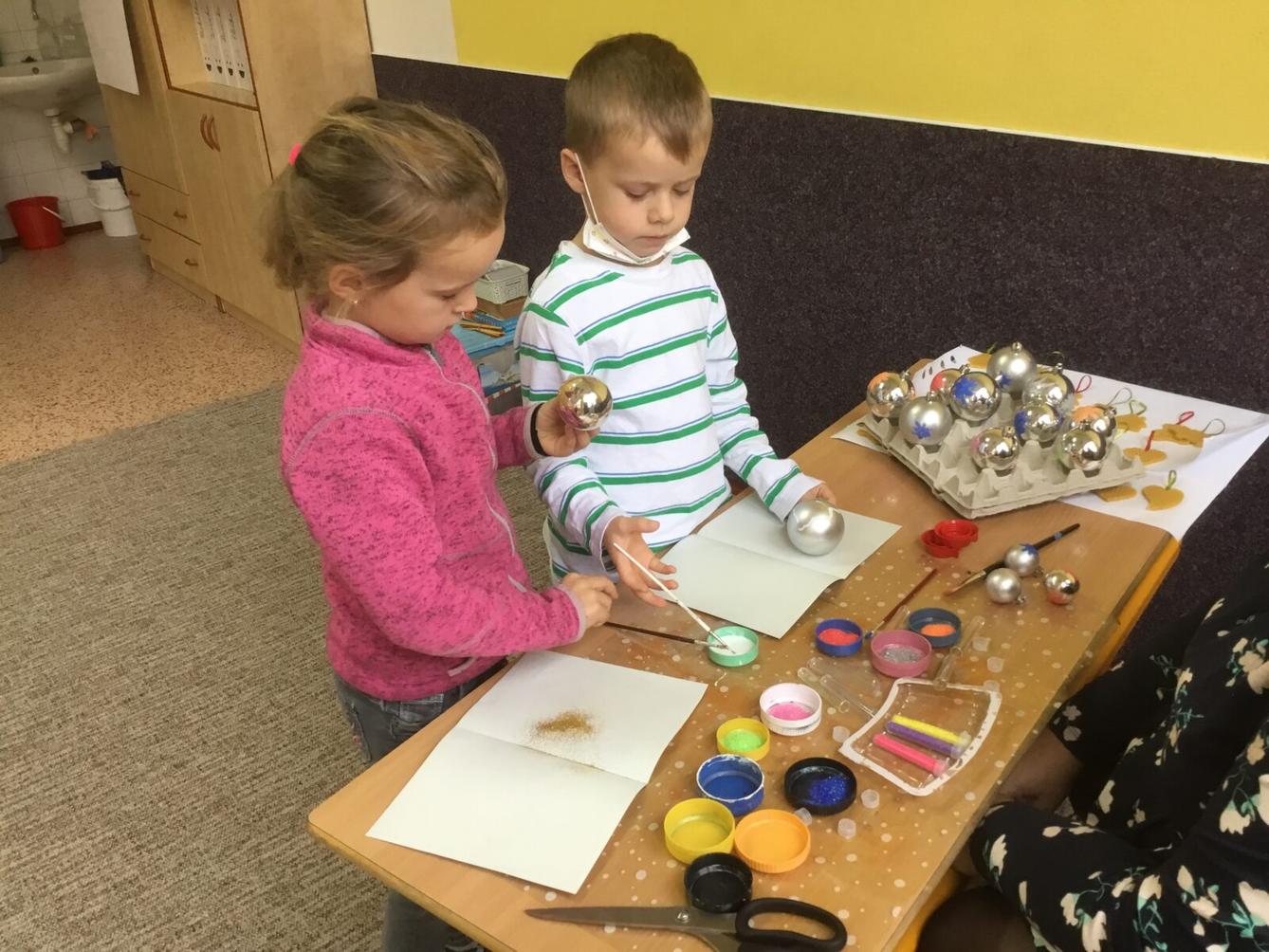 Tvoření na vánoční jarmark v 1. třídě - 13