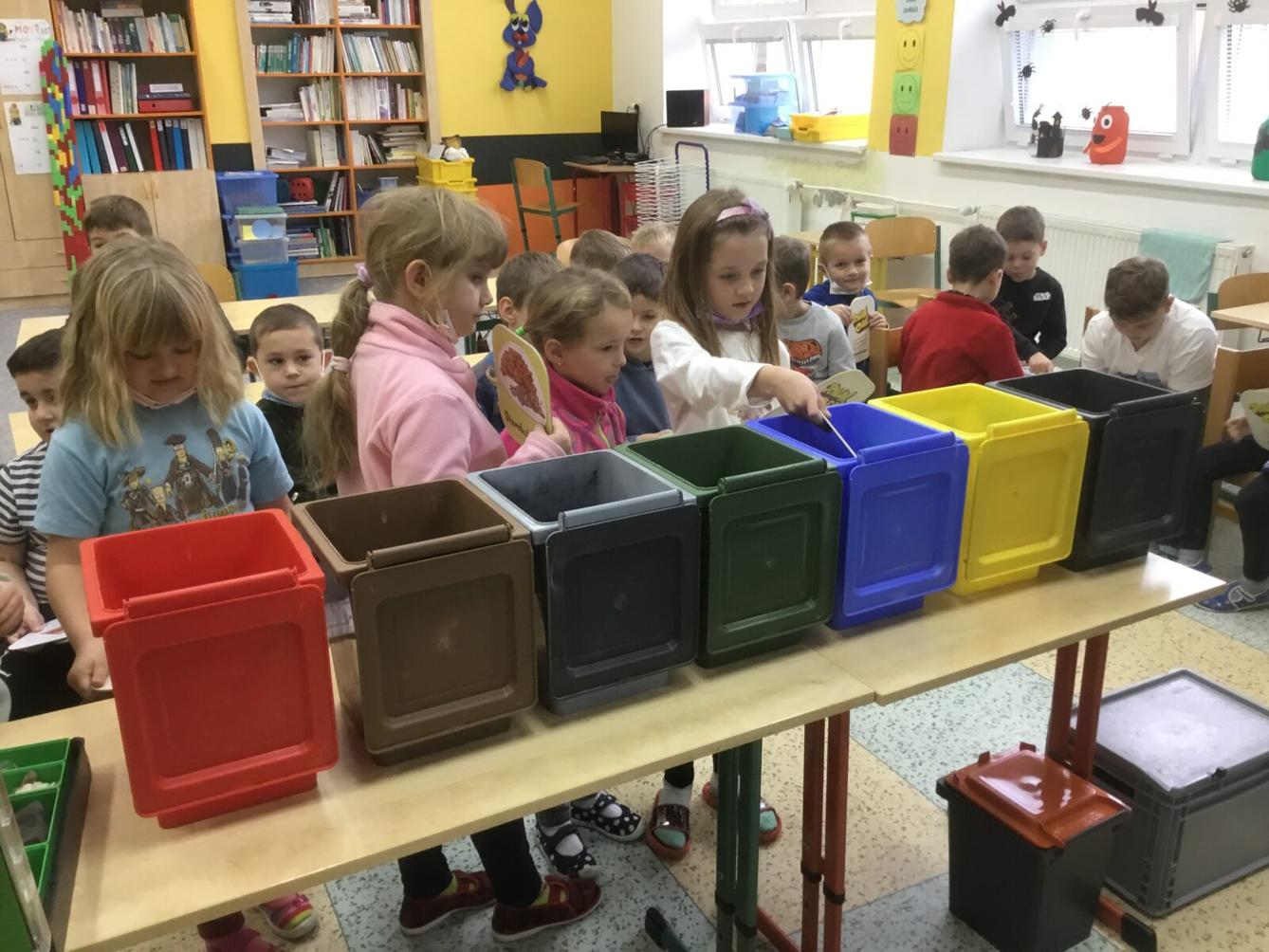 Pestrý pátek v 1. třídě - 14