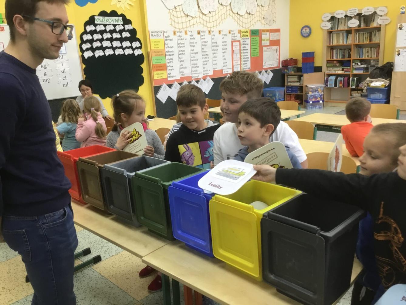 Pestrý pátek v 1. třídě - 15