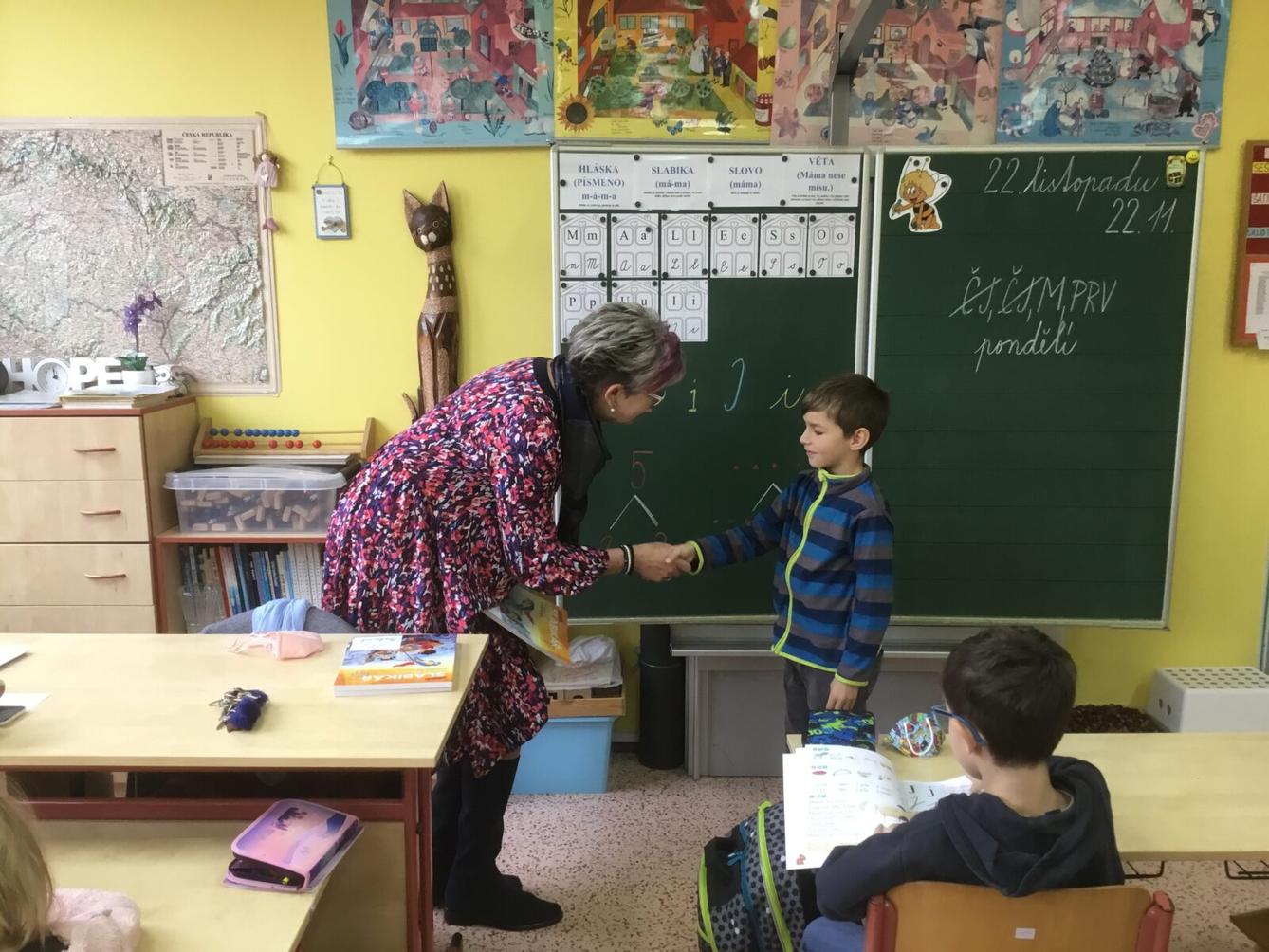 Slavnostní předávání Slabikářů v 1. třídě - 21