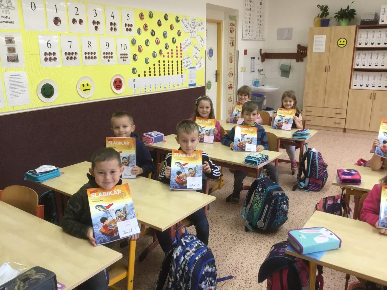 Slavnostní předávání Slabikářů v 1. třídě - 24