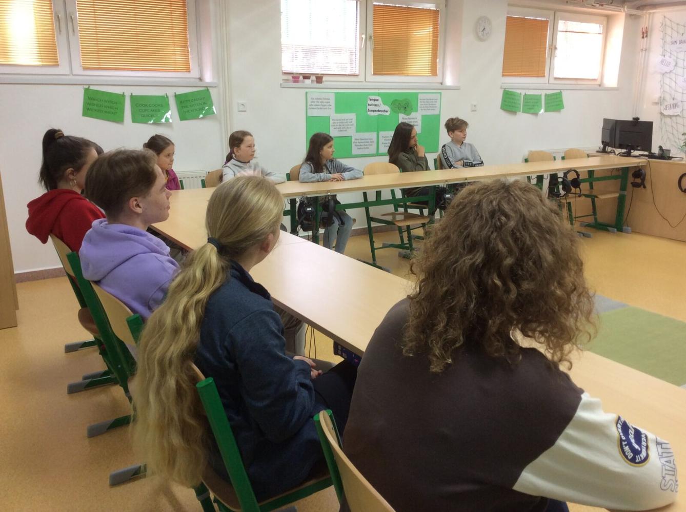 HORKÉ KŘESLO PRO PANÍ ŘEDITELKU - 1