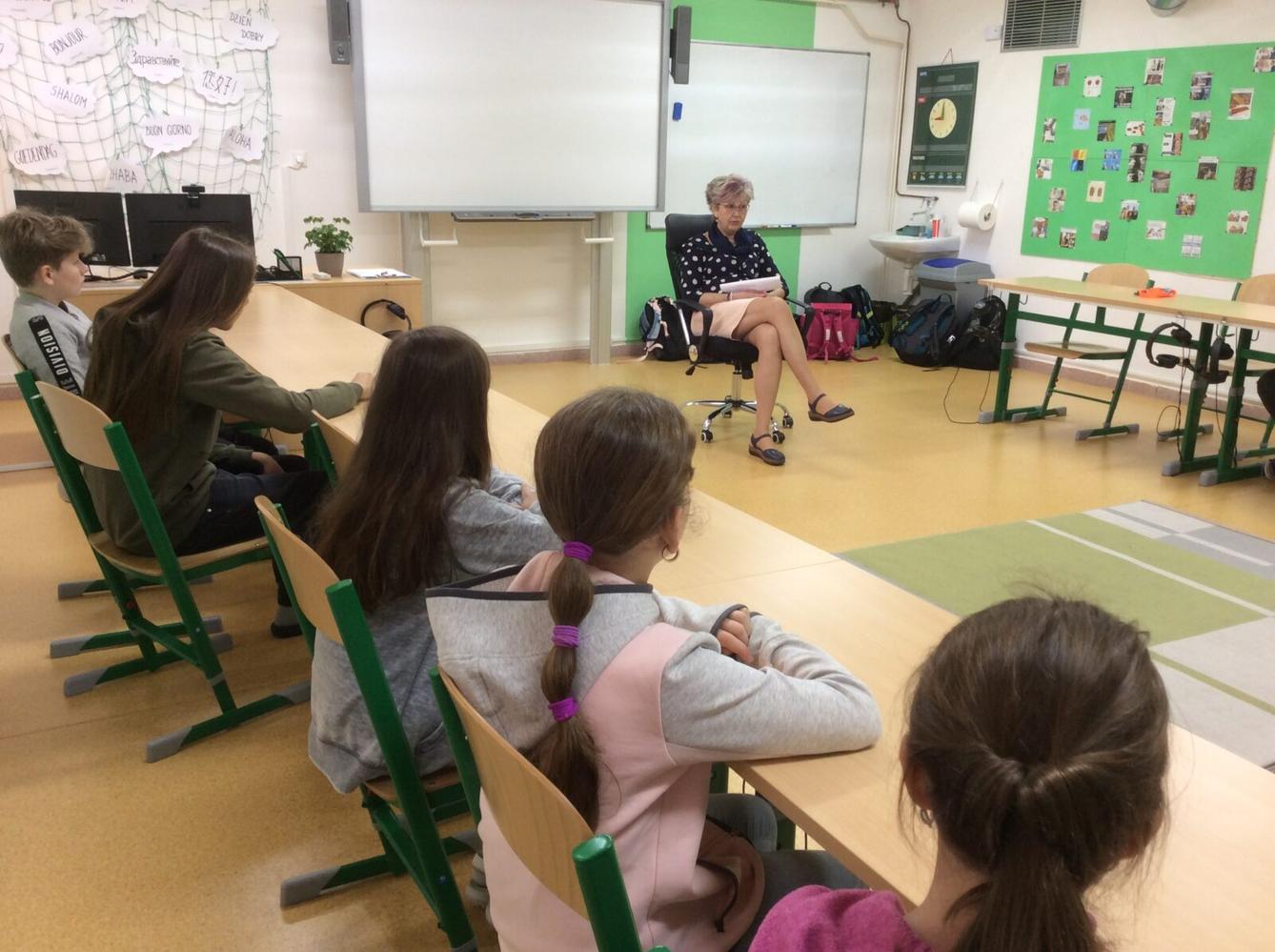 HORKÉ KŘESLO PRO PANÍ ŘEDITELKU - 2