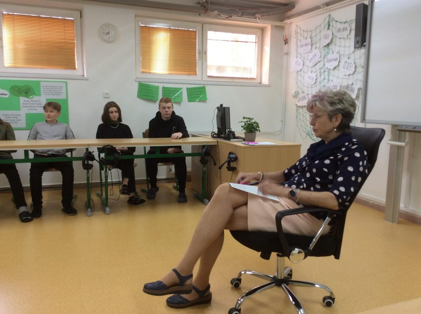 HORKÉ KŘESLO PRO PANÍ ŘEDITELKU - 3