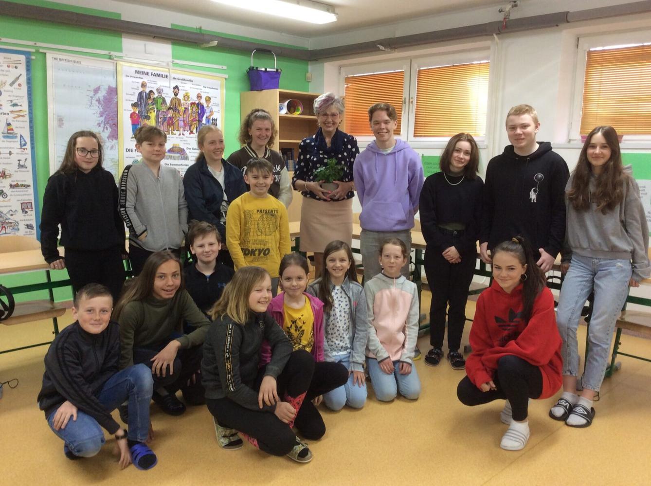 HORKÉ KŘESLO PRO PANÍ ŘEDITELKU - 5