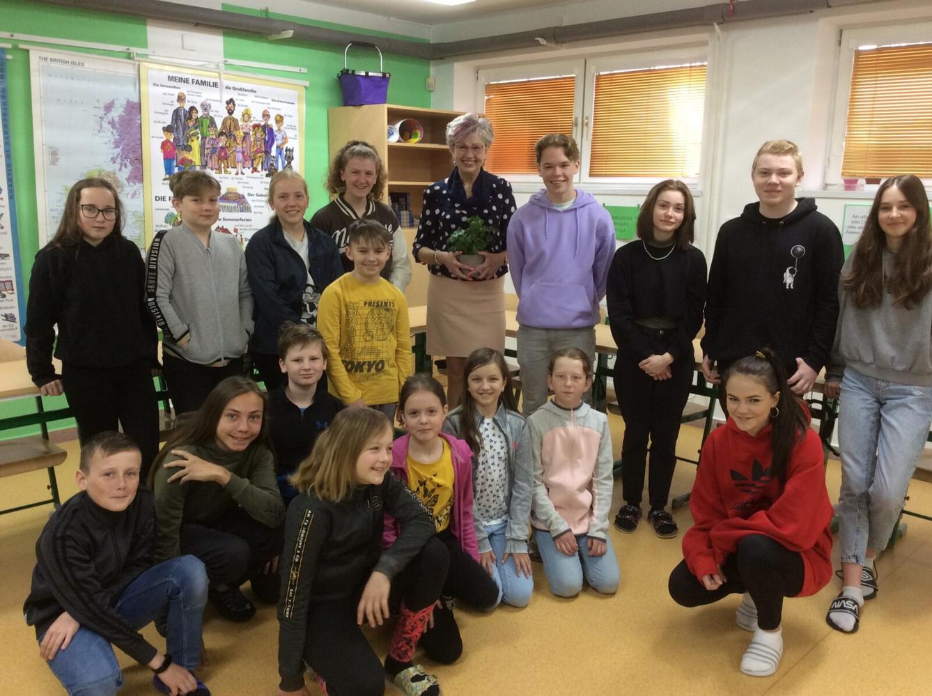 HORKÉ KŘESLO PRO PANÍ ŘEDITELKU - 6